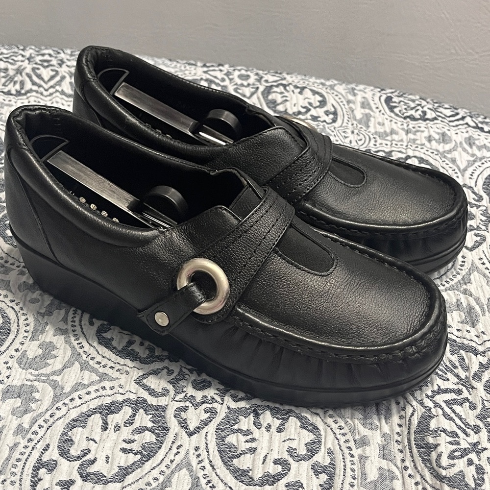 ANDREA FENZI Black Leather Comfort Slip-On Clogs sz 10